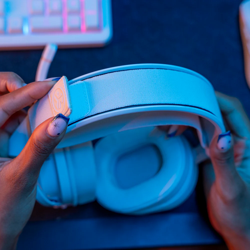 Nightfall Wireless Gaming Headset White - Image 4